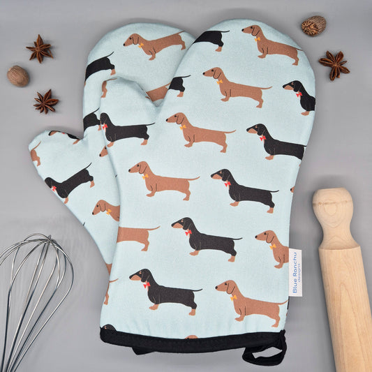Set of 2 oven mitts with Dachshunds pattern