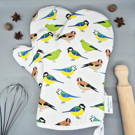 Set of 2 oven mitts with Garden Birds pattern